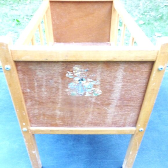 BS - 1970's Vintage DOLL CRIB Wood Doll Crib DOLL DISPLAY Pretend Play Toy Box - Picture 4 of 8